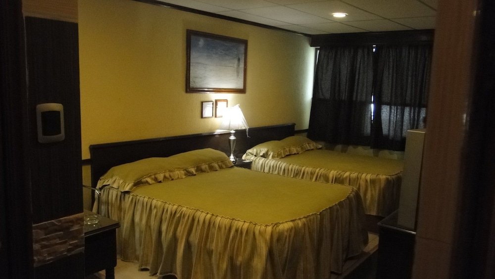 Standard Quadruple Room, 2 Double Beds photo 1