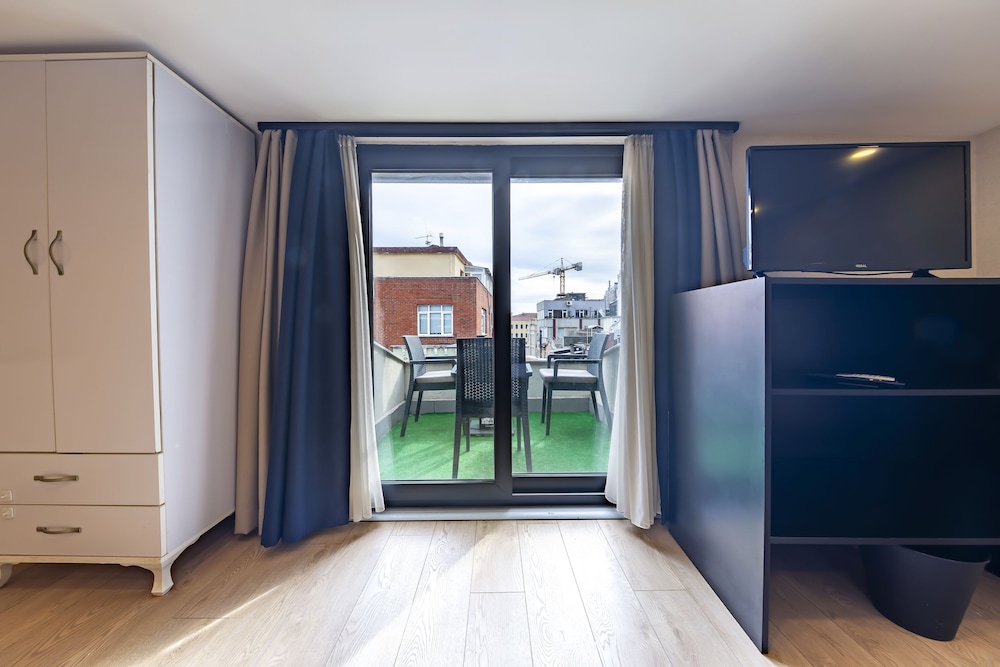 Studio Suite photo 2