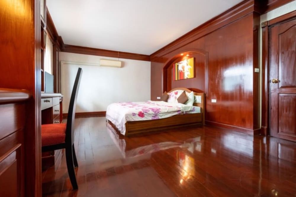 Villa, 5 Bedrooms, Private Pool - Photo 14