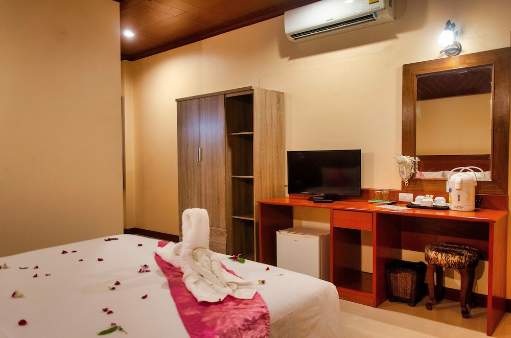 Standard Triple Room - Photo 8