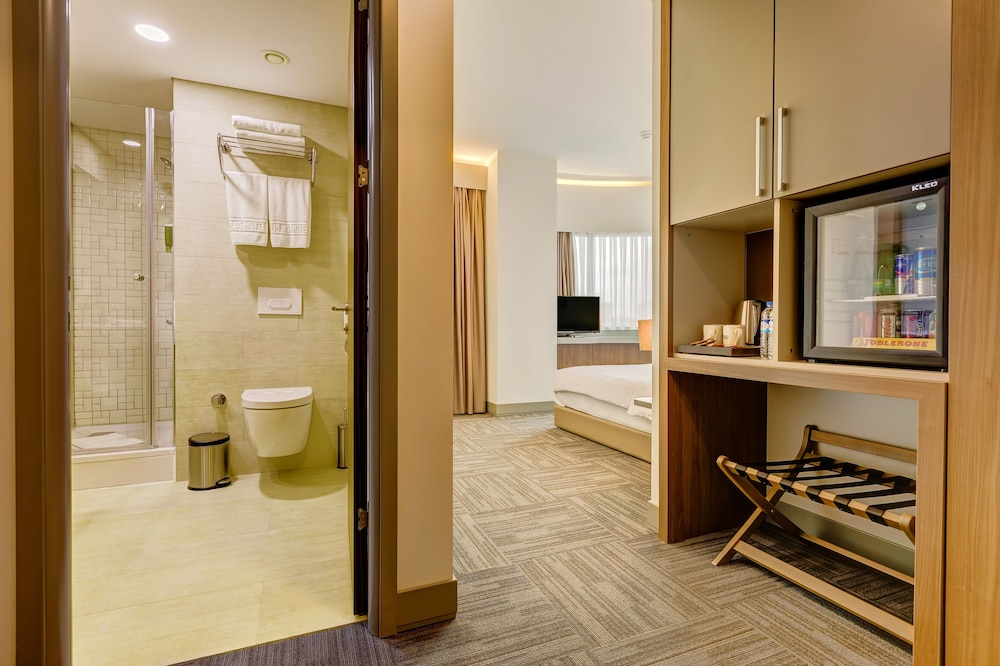 Superior Double or Twin Room, 1 Bedroom, Private Bathroom, Park View photo 2