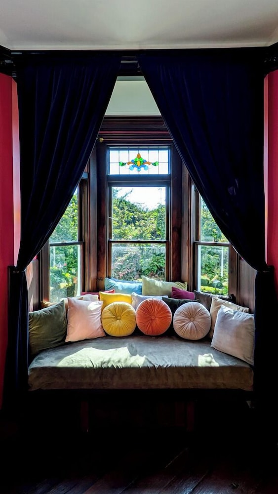 Romantic Room, Multiple Beds, Garden View (Not Pet Friendly) photo 2
