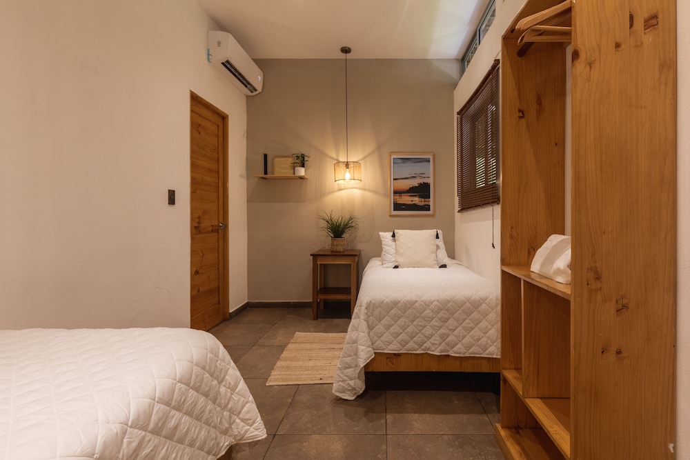 Standard Twin Room photo 2
