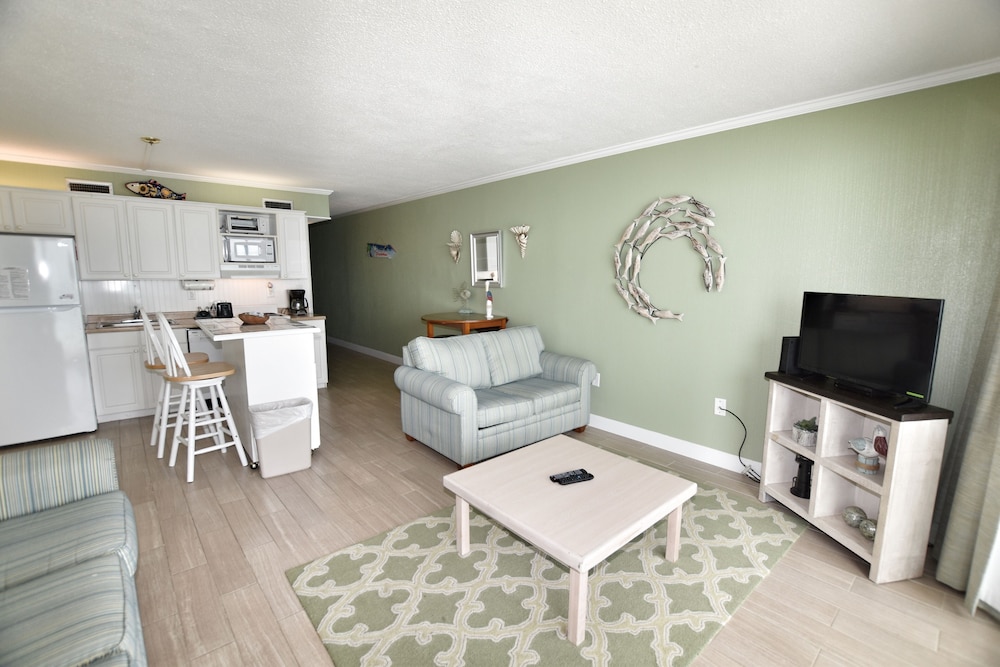 Condo, 1 Bedroom photo 2