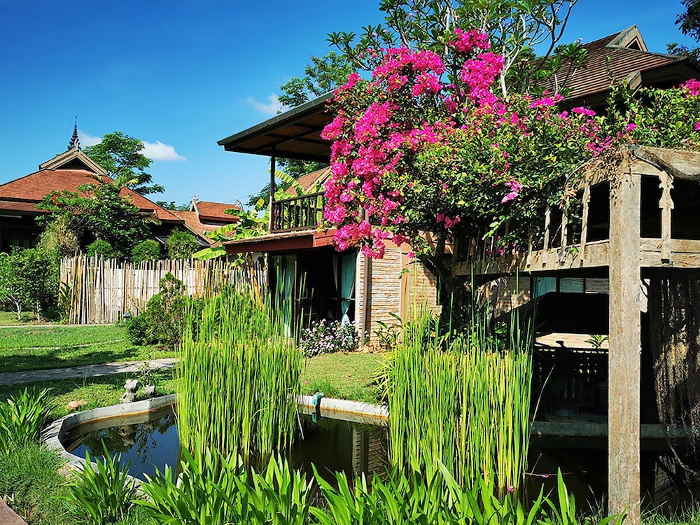 Superior Double or Twin Room, Garden View, Garden Area photo 3
