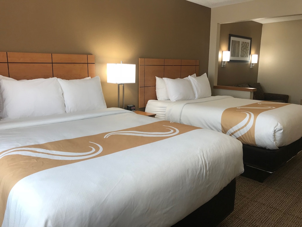 Efficiency, Suite, 1 King Bed with Sofa bed photo 2