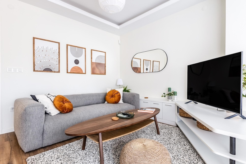 Apartment photo 2