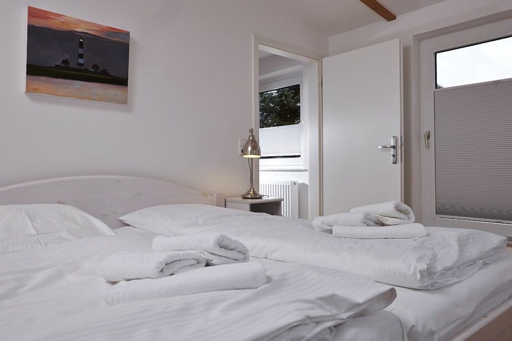 House (A) photo 1