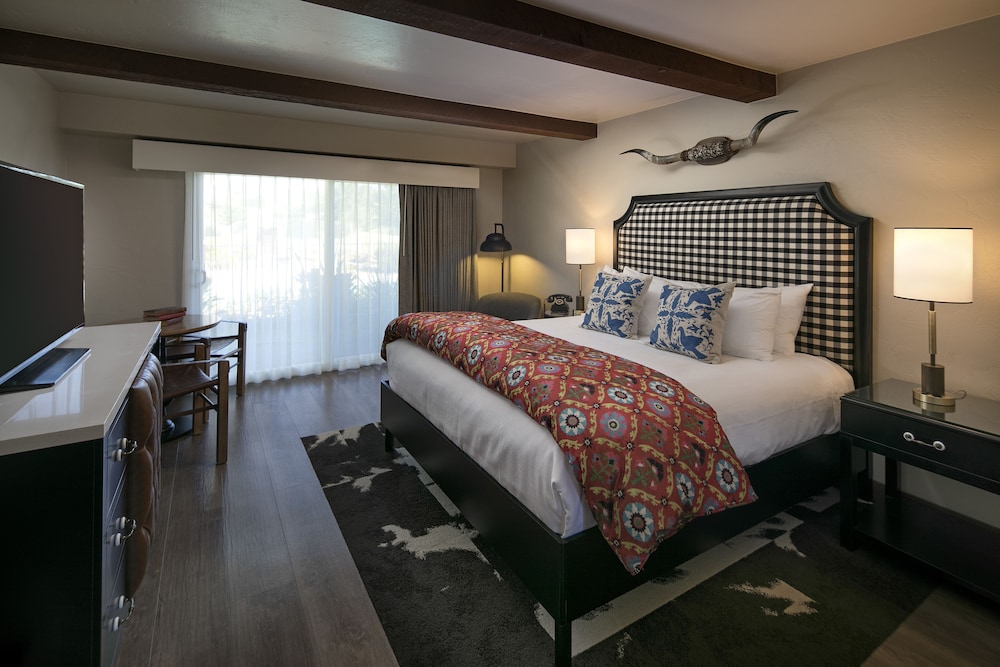 Room, 1 King Bed, Patio, Pool View