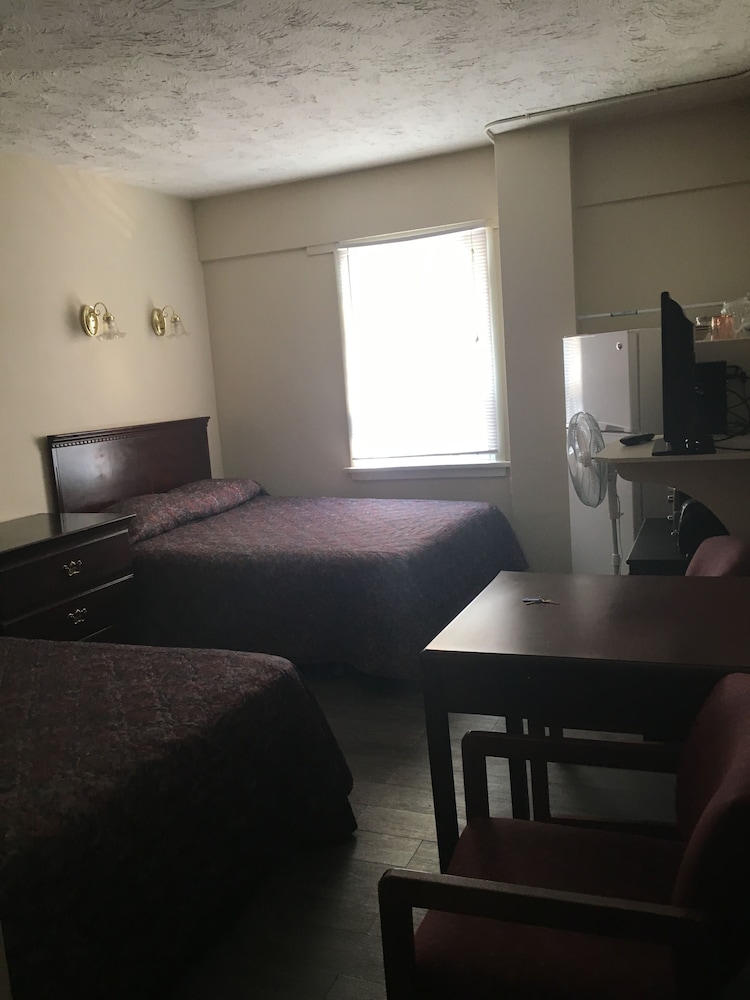 Standard Room, 2 Queen Beds photo 1