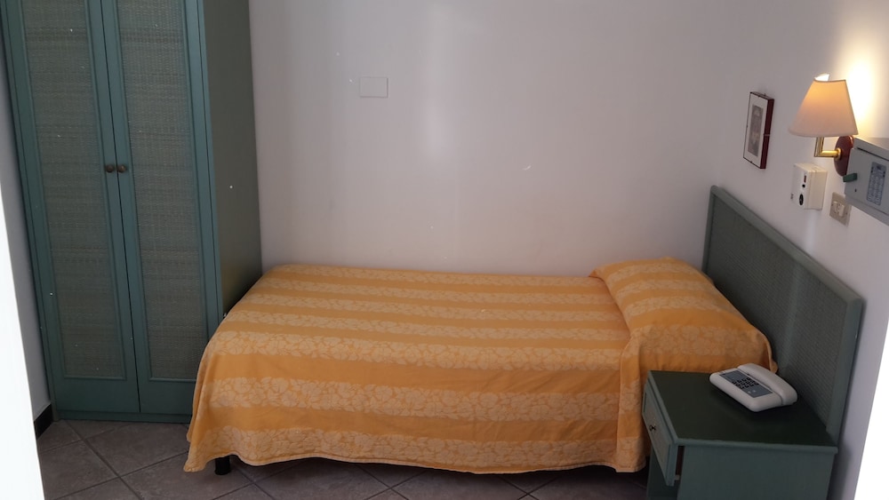Single Room, 1 Twin Bed photo 3