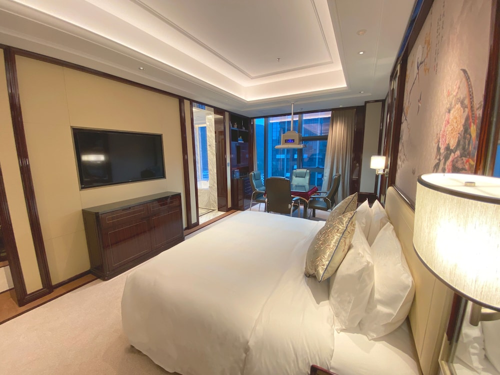 Room, 1 King Bed, Smoking (Efficiency) - Photo 1