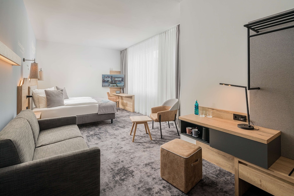 Junior Room, 1 Double Bed (Walk-in Shower;Cozy Sitting Corner)