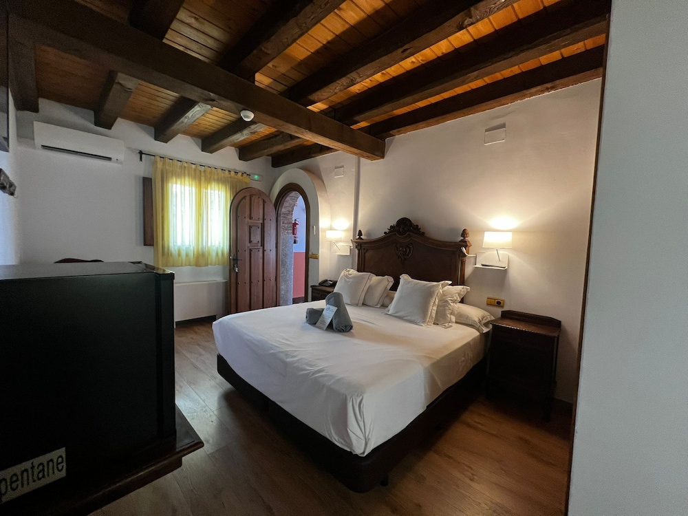 Standard Double Room photo 2