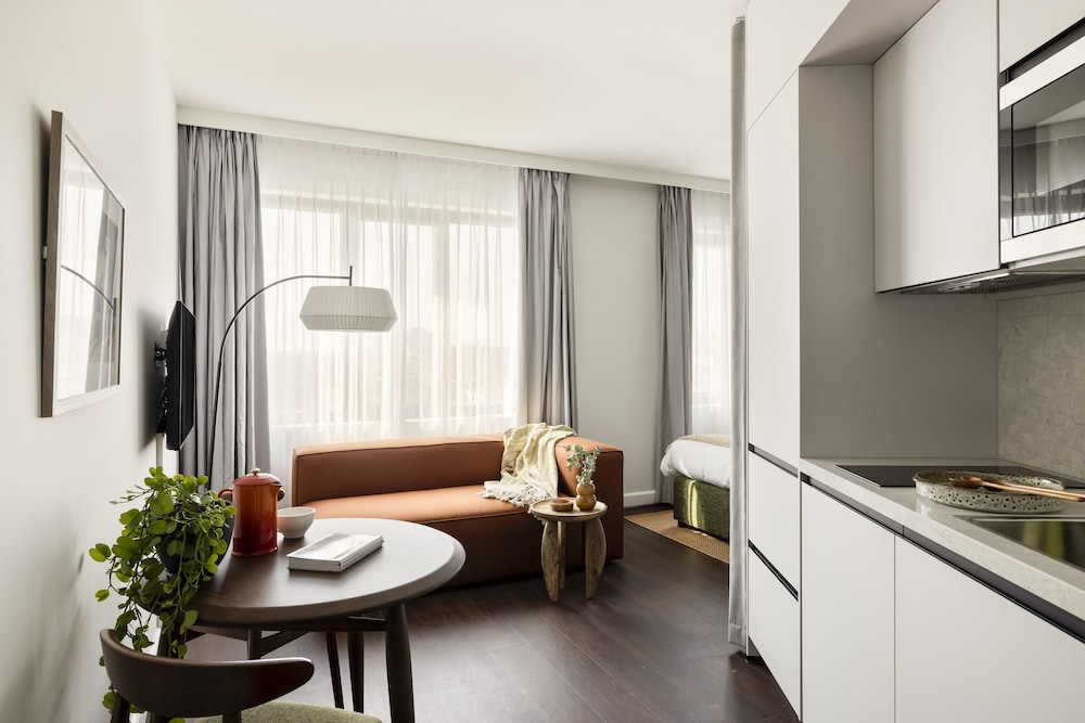 Studio Apartment photo 2