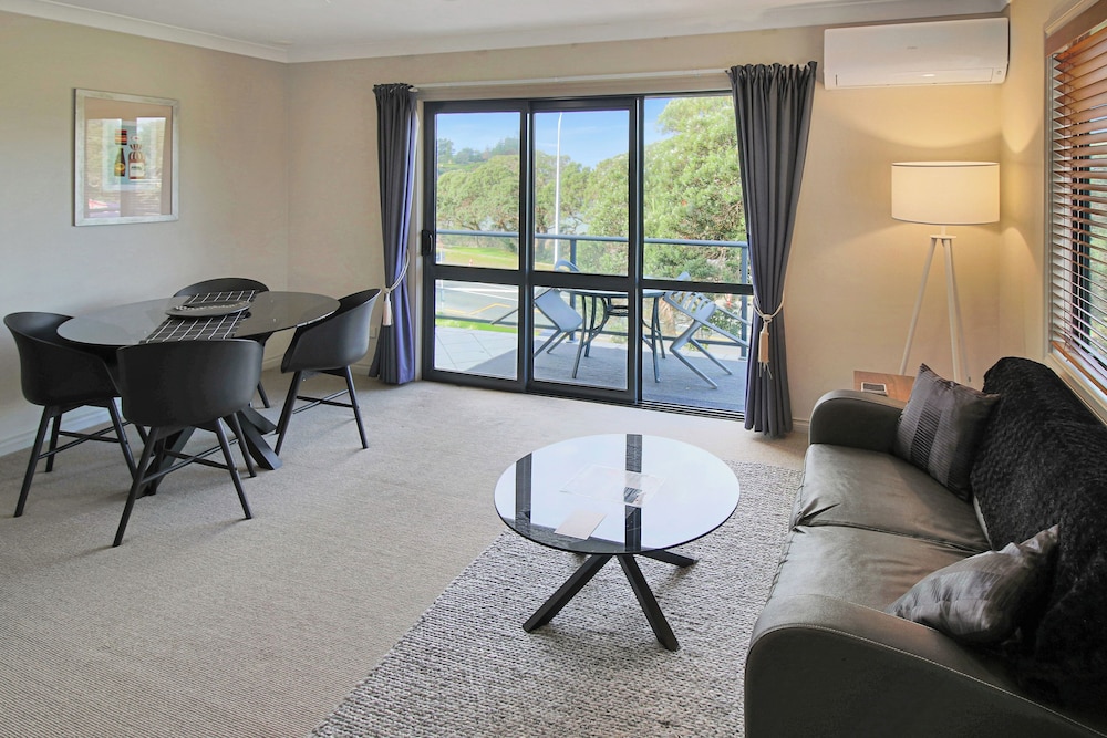 Executive One Bedroom Spa Suite photo 3