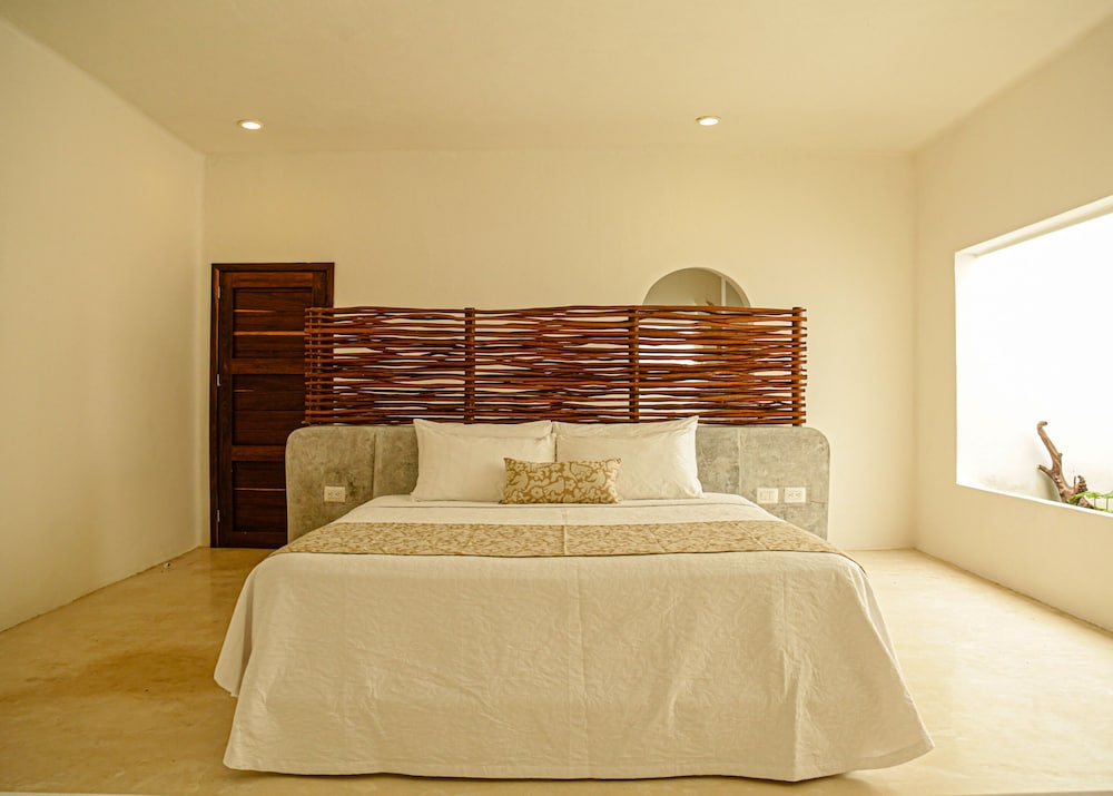 Royal Suite, 1 King Bed, Ensuite photo 3