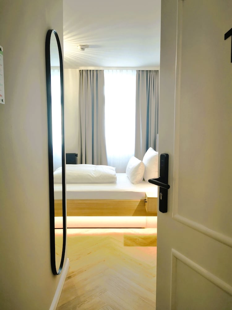 Standard plus single room photo 2