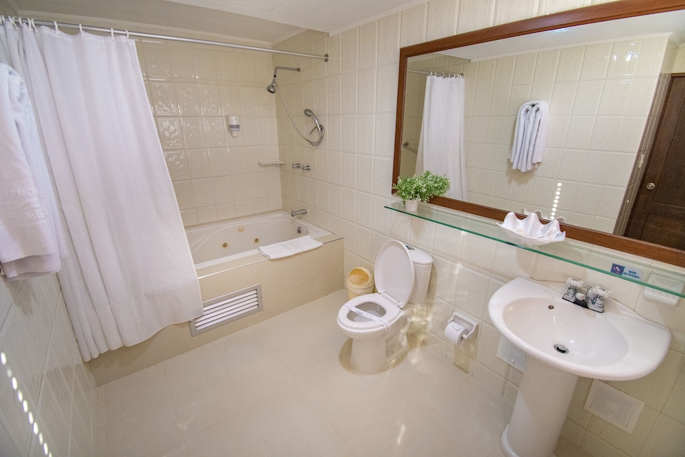 Junior Double Room, Jetted Tub - Photo 6