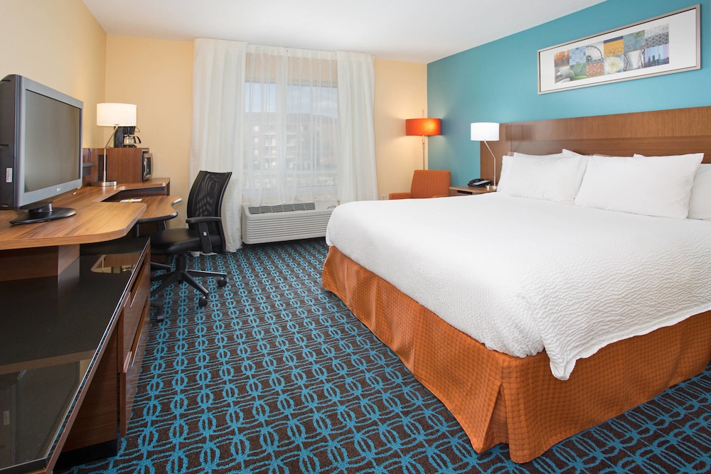 Executive Suite, 1 King Bed with Sofa bed - Photo 2