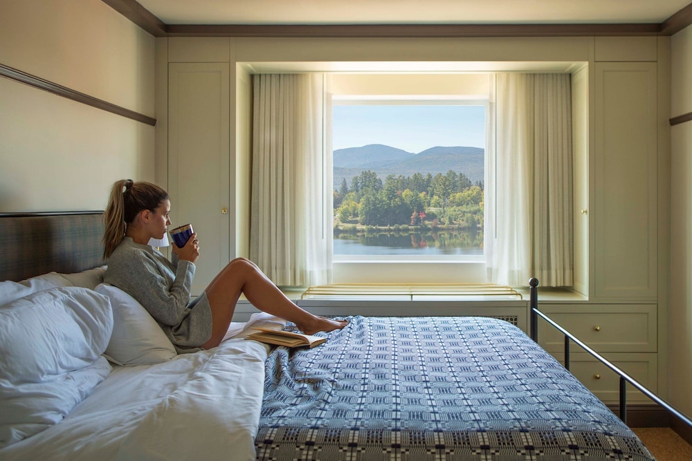 Deluxe Room, 1 King Bed with Sofa bed, Lake View photo 1
