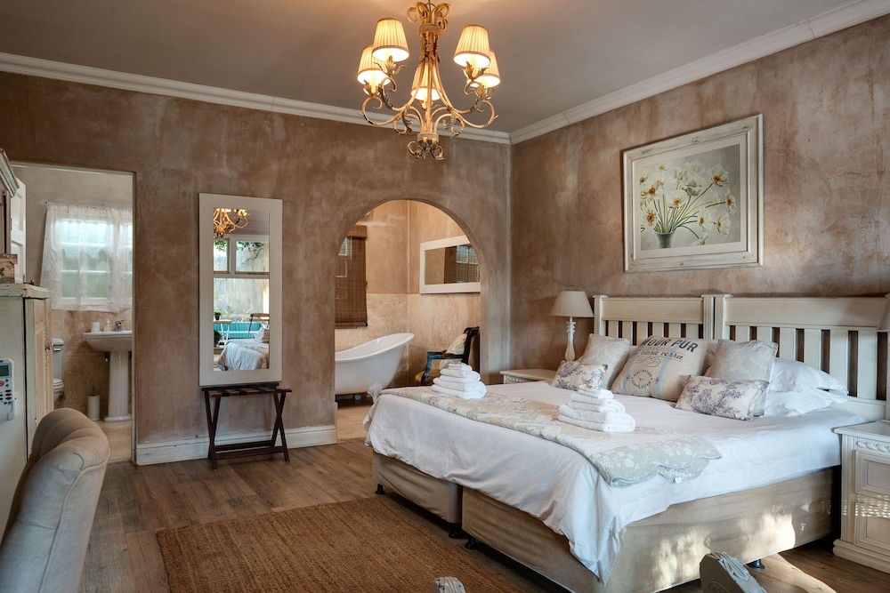 Standard luxury room photo 2