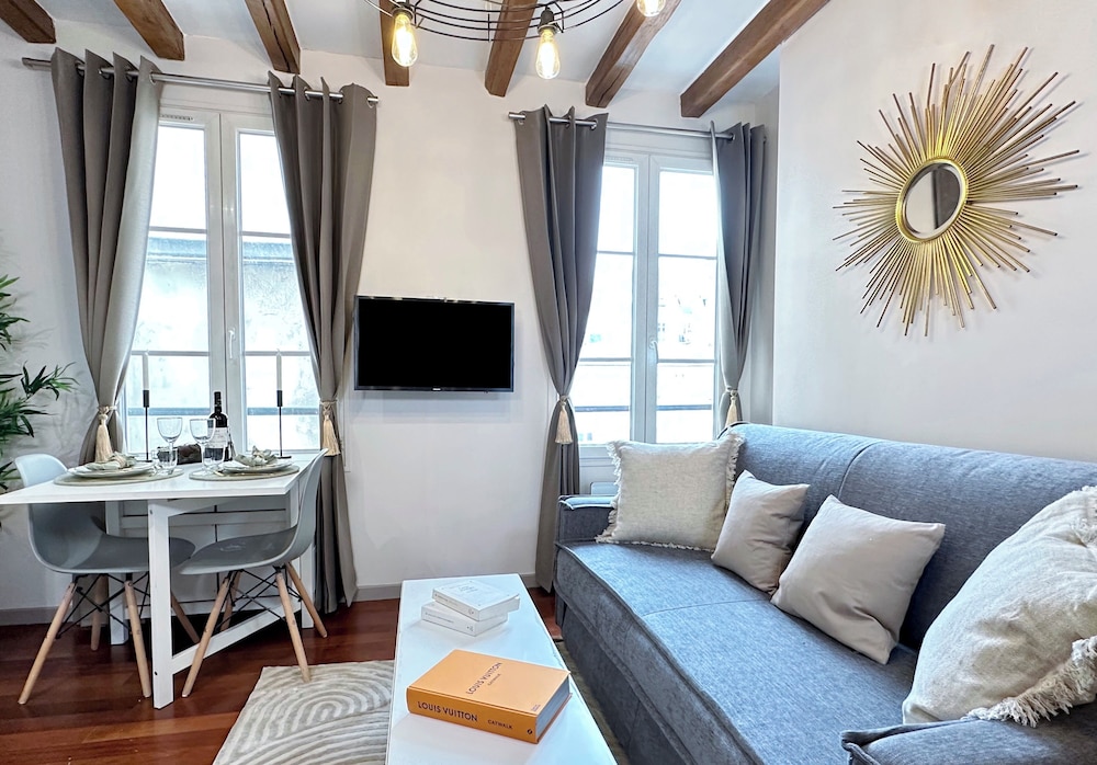 Superior Apartment, Courtyard View