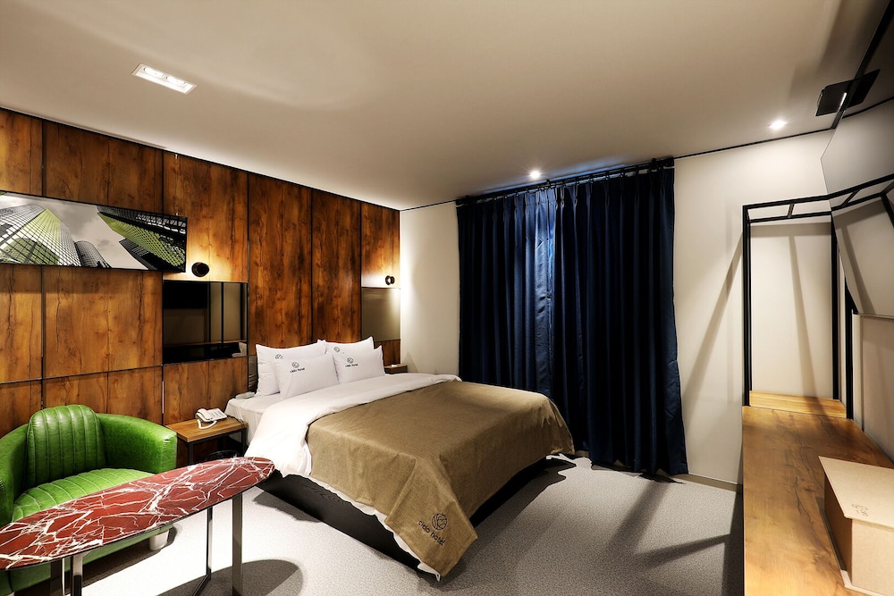 Standard Room - Photo 1