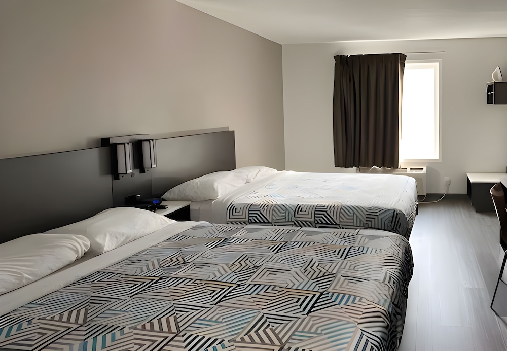 Standard Double Room, 2 Queen Beds, Non Smoking, Kitchenette - Photo 18