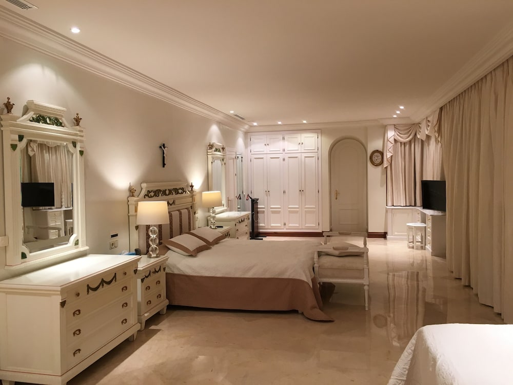 Villa de Lujo, 4 Habitaciones, Piscina Privada, Vista al Mar