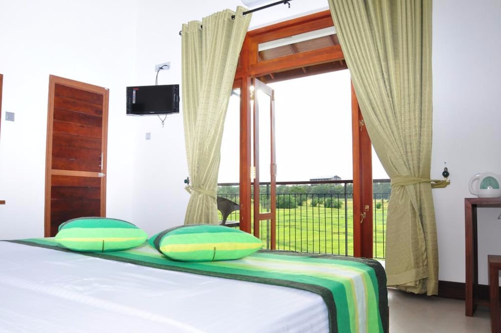 Deluxe Triple Room photo 3