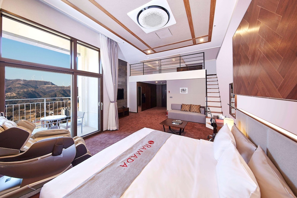 Suite, 1 Double Bed, Non Smoking