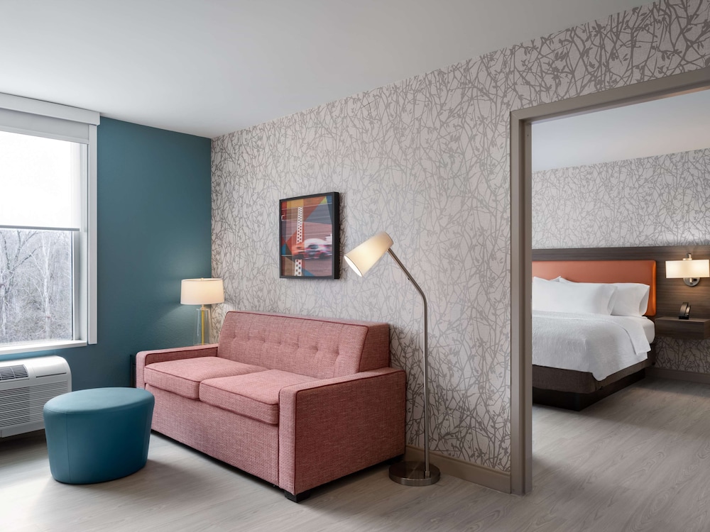 Suite, 1 King Bed, Accessible, Bathtub - Photo 5