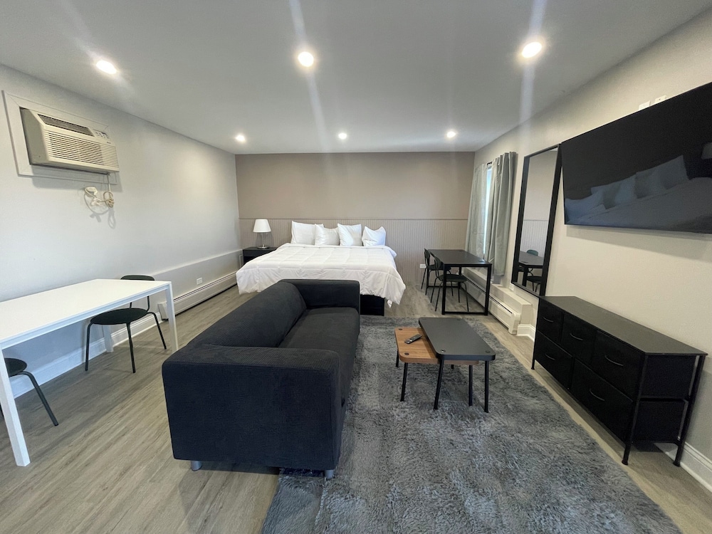 Deluxe Studio Suite photo 1