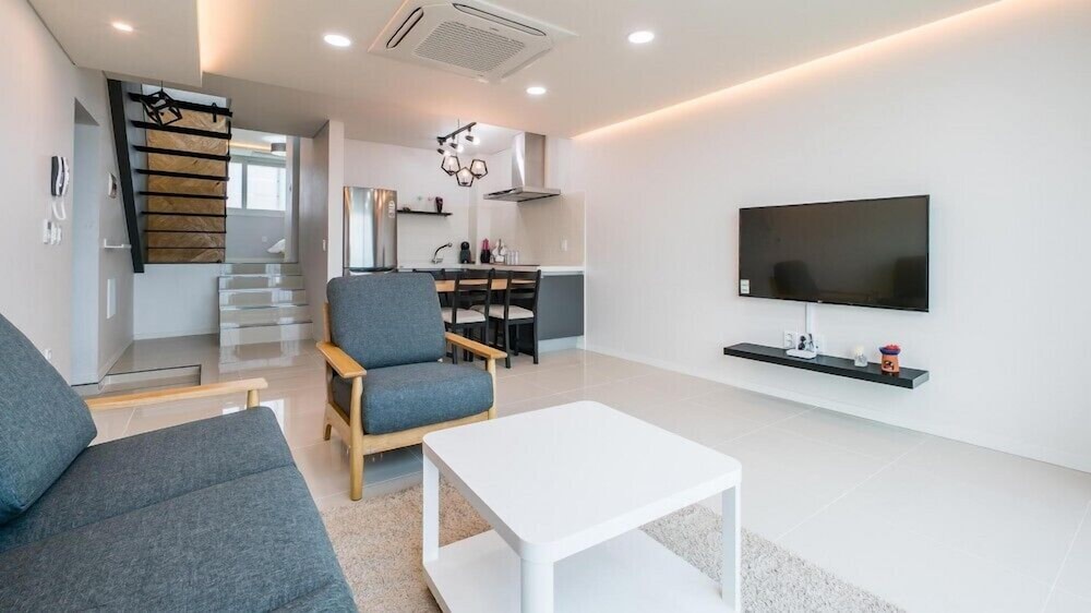 Room (Room 203) photo 1