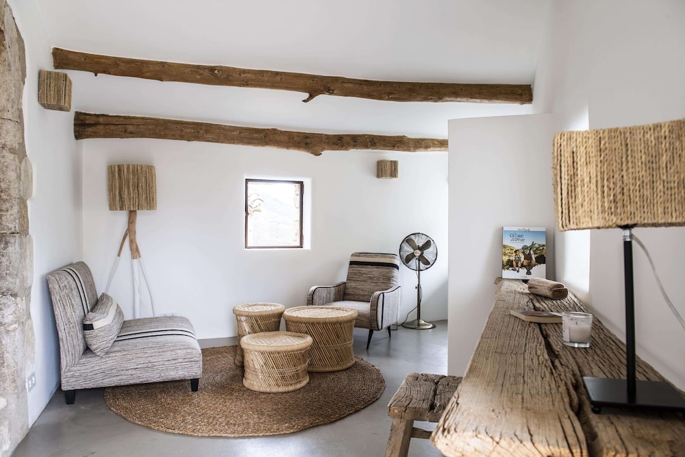 Comfort Suite photo 1
