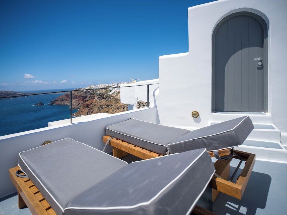The Boatman's House with Hot Tub & Caldera View - Photo 7
