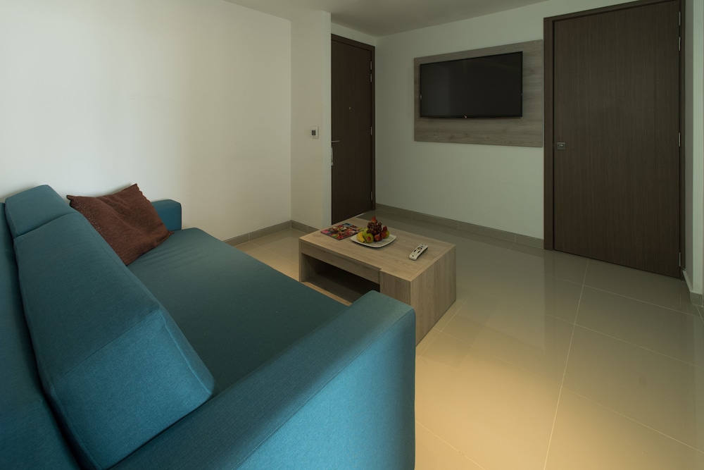 Luxury Room, 1 Bedroom, 2 Bathrooms photo 3