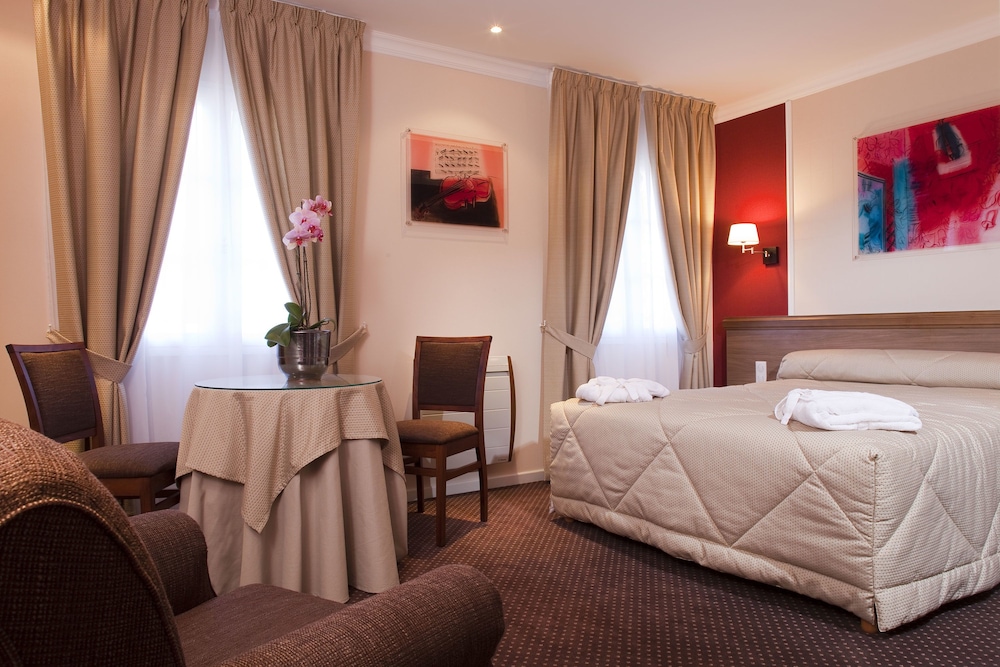 Premium Double or Twin Room photo 2