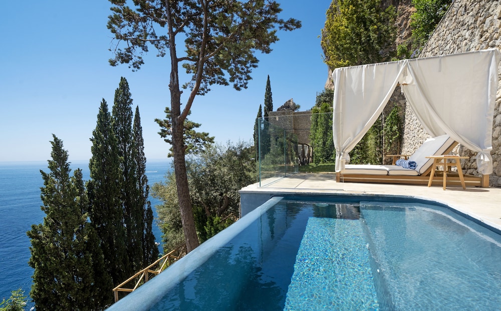 Premium Suite (Pool) photo 3