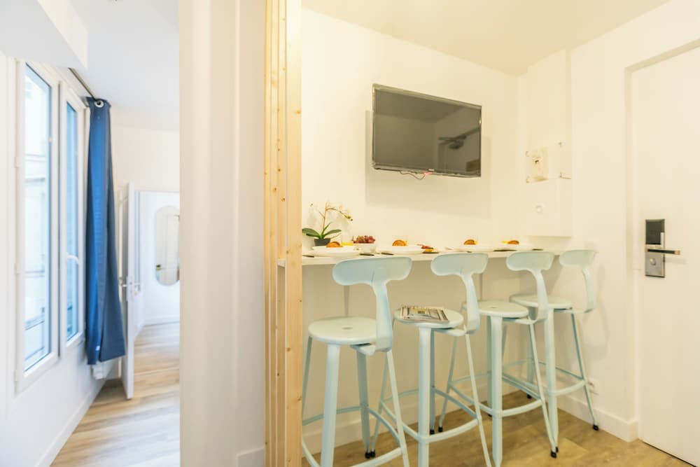 Apartment photo 2