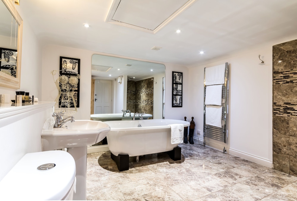 Executive Double Room, Ensuite (The Fotheringhay) photo 2