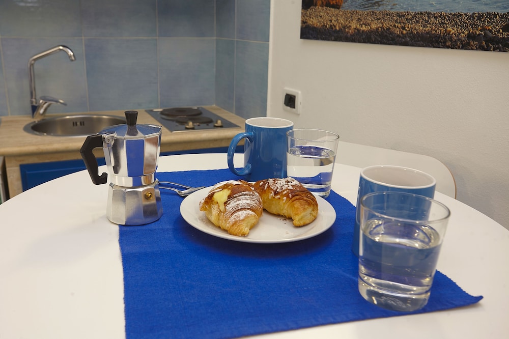 Standard Studio, Kitchenette (Single Use) photo 3