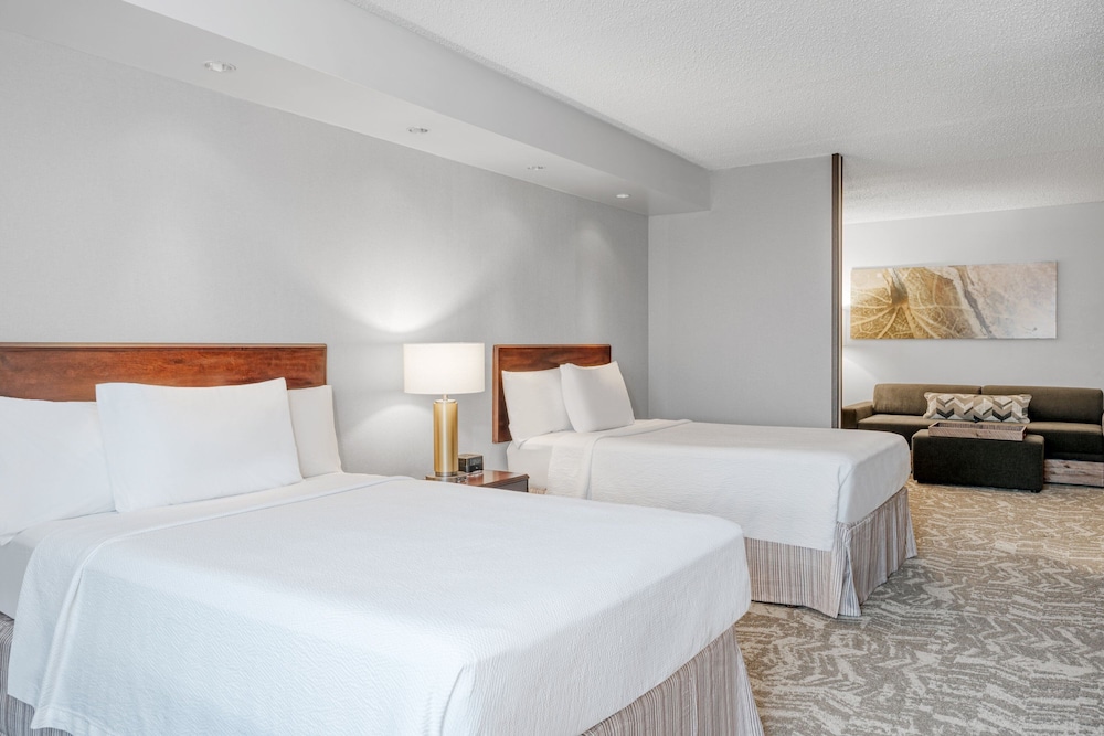 Suite, 2 Double Beds - Photo 5