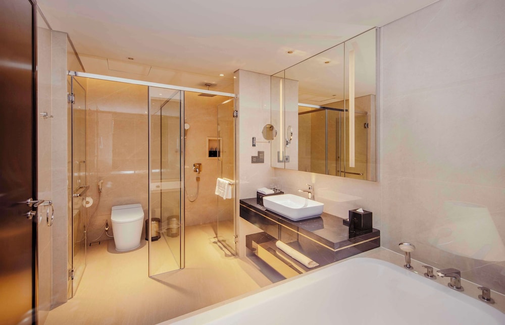 Deluxe Room, Lake View - Photo 9