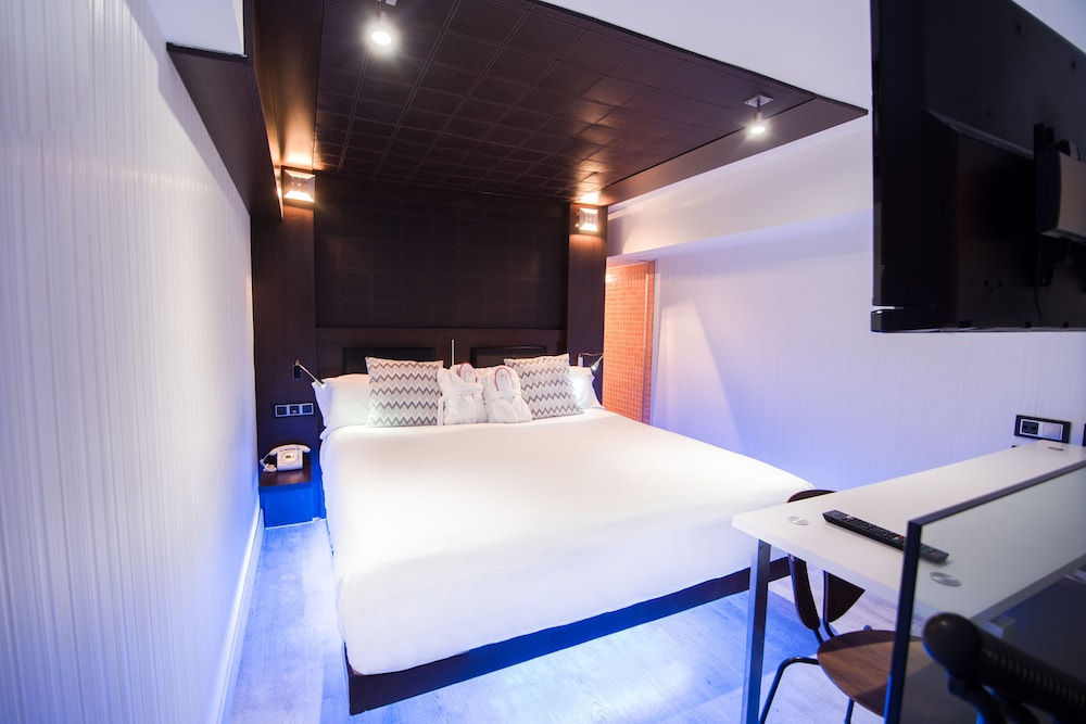 Duplex - Photo 1