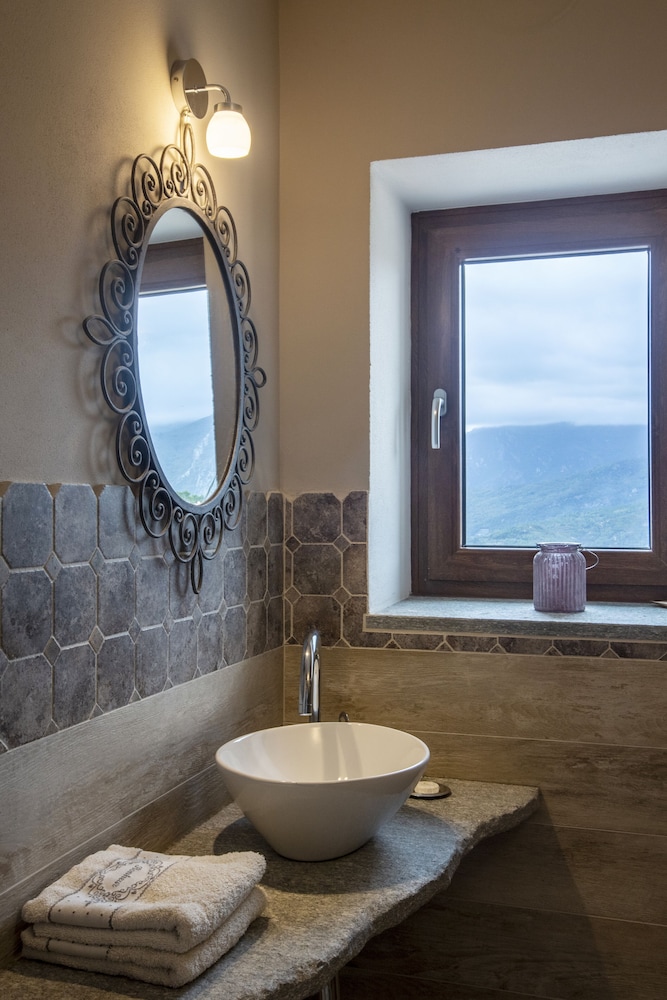 Deluxe Double Room, Partial Sea View (Lavanda) photo 2