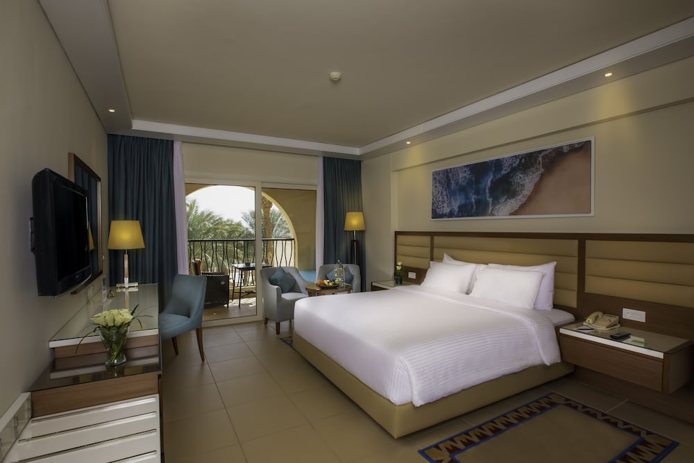 Room, 1 King Bed (Sea Front) - Photo 1