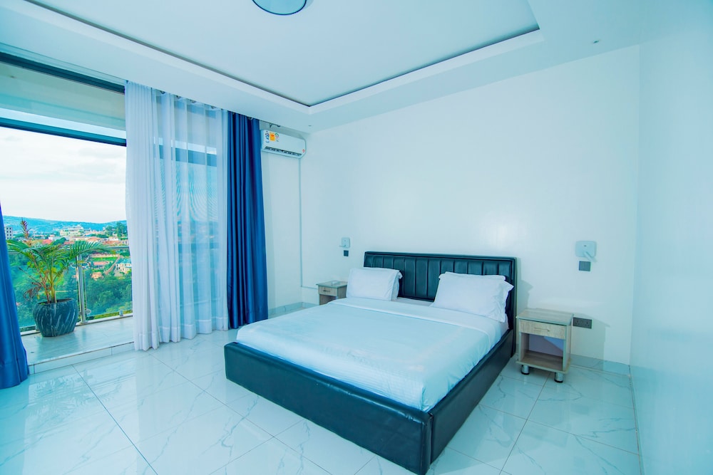 Deluxe Triple Room, Balcony, Garden View