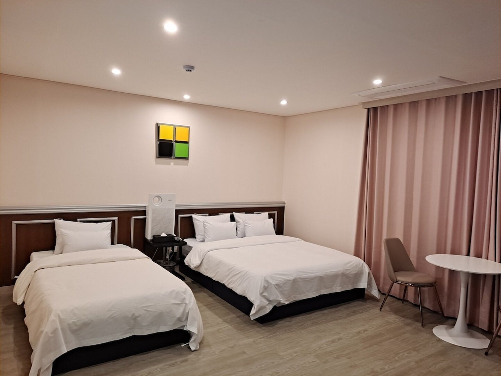 Premium Twin Room